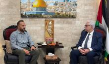 د. ماجد أبو رمضان يستقبل في مكتبه برام الله السيد هيكتور كاربينترو، رئيس بعثة UK-Med في قطاع غزة 1.jpg