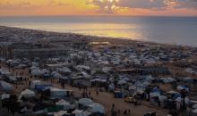 صور عامة لخيام النازحين على شاطئ مدينة غزة 26 ديسمبر/كانون الأول 2025، تصوير: عمر أشتوي