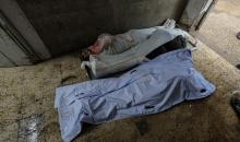 شُيّع الفلسطينيون جثامين عدد من الضحايا الذين سقطوا جراء انهيار مبانٍ متداعية بفعل الأمطار الغزيرة في مدينة غزة.تصوير: عمر أشتوي