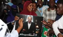 متظاهرون في العاصمة الصومالية مقديشو يحتجون على اعتراف إسرائيل بسيادة إقليم أرض الصومال الانفصالي في 28 ديسمبر/كانون الأول 2025 (الأوروبية)