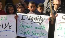 شارك أطفال فلسطينيون في احتجاج بمدينة غزة، مطالبين ببيئة تعليمية آمنة وكريمة بدلاً من الخيام التي يتلقون فيها دروسهم حالياً، ديسمبر/كانون الأول 2025. تصوير: عمر أشتوي