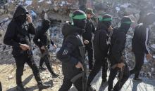 تُجري كتائب القسام واللجنة الدولية للصليب الأحمر ووفد مصري جهود بحث لانتشال جثث أسرى إسرائيليين في جباليا شمال قطاع غزة في الأول من ديسمبر/كانون الأول 2025