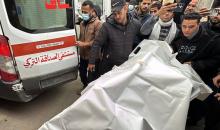 وصلت ثلاث جثث إلى مستشفى شهداء الأقصى في دير البلح، من بينها جثة صحفي، نتيجة هجومين إسرائيليين منفصلين، أحدهما شرق مخيم البريج والآخر في مدينة الزهراء وسط قطاع غزة. 21 يناير/كانون الثاني 2026. صورة: أحمد إبراهيم