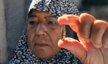 الرافعات الإسرائيلية تستهدف النازحين قرب مستشفى ناصر بخان يونس،1 يناير/كانون الثاني 2026. صورة: طارق محمد