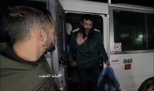 استقبال 9 أسرى مفرج عنهم من سجون الاحتلال إلى مستشفى شهداء الأقصى في دير البلح، وسط قطاع غزة 3.jpg