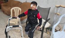 محمد أبو محسن، البالغ من العمر عشر سنوات، هو الناجي الوحيد من عائلته بعد هجوم إسرائيلي استهدفها في حي الصبرة بمدينة غزة، 6 يناير/كانون الثاني 2026. صورة : طارق محمد