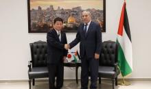 حسين الشيخ يستقبل وزير خارجية اليابان ويبحثان آخر المستجدات والتطورات.jpg