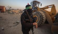 استئناف عمليات البحث عن جثة الرهينة الإسرائيلي الأخير، ران غفيلي، في حي الزيتون بمدينة غزة، وترافق العمليات الجارية في المنطقة آليات ثقيلة من مصر، وفرق من كتائب القسام، الجناح العسكري لحركة