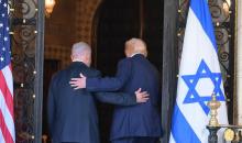 رئيس الوزراء الإسرائيلي بنيامين نتنياهو يلتقي الرئيس الأمريكي دونالد ترامب في منتجع مارالاغو في بالم بيتش، فلوريدا، 29 ديسمبر/كانون الأول 2025. صورة من رئيس الوزراء الإسرائيلي/ (apaimages)