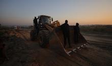 استئناف عمليات البحث عن جثة الرهينة الإسرائيلي الأخير، ران غفيلي، في حي الزيتون بمدينة غزة، وترافق العمليات الجارية في المنطقة آليات ثقيلة من مصر، وفرق من كتائب القسام، الجناح العسكري لحركة