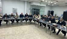 مؤسسات وفعاليات محافظة نابلس خلال اجتماع طارئ ترأسه محافظ نابلس غسان دغلس.jpg