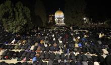 صلاتي العشاء والتراويح في المسجد الأقصى المبارك بمدينة القدس الأقصى.jpg