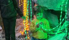 يحتفل الفلسطينيون في خان يونس جنوب قطاع غزة بشهر رمضان المبارك، مستقبلين قدومه بأمل وفرح، في 17 فبراير/شباط 2026. صورة: تامر إبراهيم