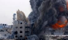 استهدفت طائرات حربية إسرائيلية مبنى سكنيًا من ثلاثة طوابق بعد إنذار مسبق في حي الزيتون بمدينة غزة. 6 فبراير/شباط 2026. (صورة: عمر أشتوي)