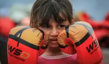 فتيات يتدربن على الملاكمة في غزة ..  أ ف ب.webp