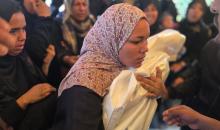 وداع جثمان الطفل إياد أحمد الربيعية (3 أعوام) في مستشفى ناصر بخان يونس، جنوب قطاع غزة، 2 فبراير/شباط 2026. صورة: طارق محمد