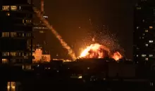 صاروخ إيراني يضرب تل أبيب (الفرنسية).webp