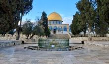 منعت قوات الاحتلال الإسرائيلي المصلين من أداء صلاة الجمعة الثالثة من شهر رمضان المبارك في المسجد الأقصى المبارك، وواصلت إغلاقه لليوم السابع على التوالي.jpg