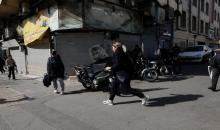 الناس يركضون بحثاً عن مأوى في أعقاب انفجار، بعد أن أعلنت إسرائيل أنها شنت هجوماً استباقياً على إيران، في طهران، إيران، 28 شباط 2026. (أ ف ب).jpeg