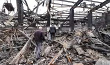 آثار الدمار بعد غارة على طهران (أ.ف.ب).webp