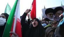 طهران 11 مارس 2026 (شينخوا) في الصورة الملتقطة يوم 11 مارس 2026، أناس يحضرون جنازة لكبار القادة العسكريين الإيرانيين، الذين قتلوا خلال الضربات التي شنتها الولايات المتحدة وإسرائيل ضد إيران، في العاصمة الإيرانية طهران..JPG