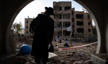 أنقاض مبنى تضرر جراء هجوم صاروخي في عراد، إسرائيل، في 22 مارس/آذار 2026 (حقوق الصورة: © تشين جونكينغ/شينخوا عبر زوما برس)