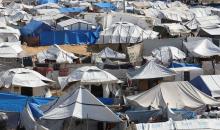 مشاهد لخيام النازحين تكتظ بها شوارع وسط مدينة غزة