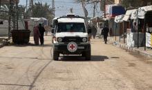 وصل اثنا عشر أسيرًا فلسطينيًا، بينهم امرأة، كانوا قد أُفرج عنهم من سجون الاحتلال الإسرائيلي، إلى مستشفى شهداء الأقصى في دير البلح، وسط قطاع غزة، في 15 أبريل/نيسان 2026، (صورة: أحمد إبراهيم)