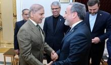 رئيس الوزراء الباكستاني شهباز شريف ووزير الخارجية الإيراني عباس عراقجي، باكستان، 25 نيسان 2026. (رويترز).jpeg