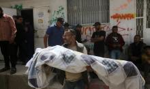 ودّع فلسطينيون ثلاث جثامين، من بينها جثامين الأخوين محمود وعيد أبو وردة وطفل، قُتلوا في هجومين منفصلين شنّهما الجيش الإسرائيلي في حيّي الزيتون والشجاعية شرق وجنوب مدينة غزة، في 17 أبريل/نيسان 2026. (صورة: بلال أسامة)