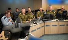 زامير، خلال لحظات شن الضربات في لبنان من غرفة القيادة في سلاح الجو.jpg