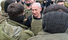 رئيس الحكومة الإسرائيلية، نتنياهو خلال اقتحامه جنوب لبنان، الأحد.jpg