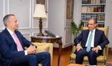 وزير الخارجية المصري يلتقي المبعوث السامي لغزة نيكولاي ملادينوف (الخارجية المصرية).jpg