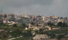 بنت جبيل في جنوب لبنان مسرح لهجمات إسرائيلية وردود من حزب الله (رويترز).webp