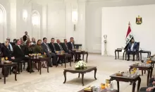 الزيدي في لقاء مع مجموعة من الإعلاميين (رئاسة الوزراء).webp