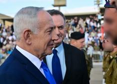 نتنياهو وكاتس خلال تخريج الضباط، الخميس.jpg