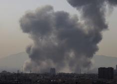 تصاعدت سحابة من الدخان عقب انفجار تم الإبلاغ عنه في طهران، 28 فبراير 2026. (أ ف ب).jpeg