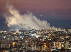 دخان يتصاعد فوق الضاحية الجنوبية لبيروت بعد قصف إسرائيلي، 2 مارس 2026.jpg