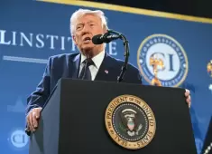 الرئيس الأمريكي دونالد ترمب (الفرنسية).webp