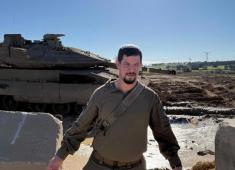 الرقيب الراحل أفياد إلشانان وولانسكي.jpg