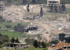 ناقلات جند إسرائيلية أثناء توغلها في جنوب لبنان (Getty Images).jpg