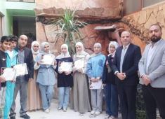 دائرة شؤون اللاجئين تختتم الدورة التعليمية لطلبة مخيم اليرموك من المرحلتين الإعدادية والثانوية .....jpg