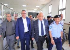 وزير الداخلية زياد هب الريح يتفقد معبر الكرامة.jfif