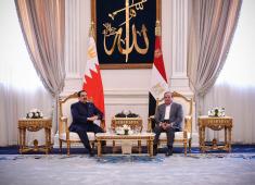 الرئيس عبد الفتاح السيسي يستقبل بالقصر الجمهوري بمدينة العلمين الجديدة، الملك حمد بن عيسى آل خليفة، ملك مملكة البحرين.jpg