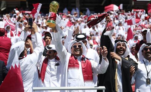 مشجعون قطريون في ملعب المباراة (Gettyimages).jpg