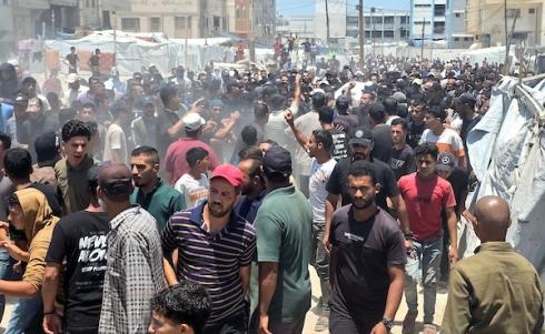 جثمان زكي أبو مصطفى، قائد في سرايا القدس، خلال جنازته في خان يونس، جنوب قطاع غزة، في 20 يونيو/حزيران 2026.صورة: طارق محمد