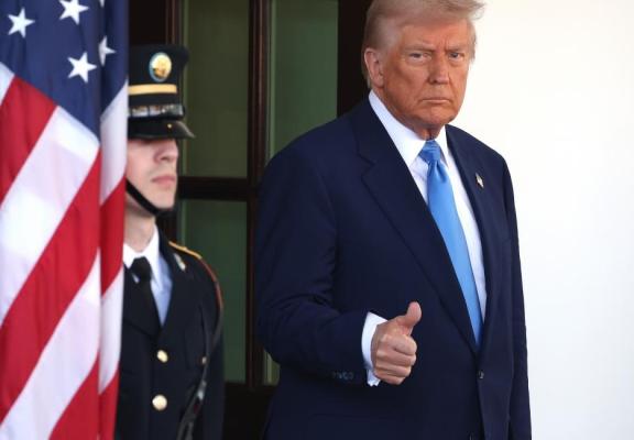 ترامب في البيت الأبيض.jpg