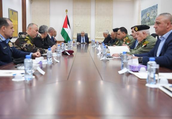 الشيخ يعقد اجتماعًا أمنيًا موسعًا لبحث المستجدات السياسية والأمنية والاجتماعية في الضفة الغربية وقطاع غزة 11.jpg