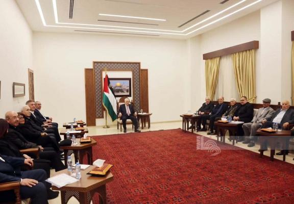 رام الله - الرئيس محمود عباس، خلال ترؤسه اجتماع اللجنة التحضيرية للمؤتمر العام الثامن لحركة فتح