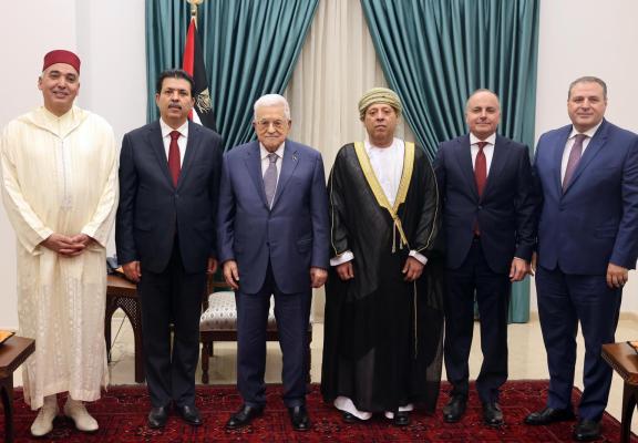 الرئيس عباس يستقبل السفراء العرب المقيمين والمعتمدين لدى دولة فلسطين.jpeg